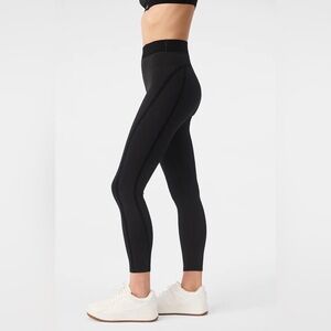 Airlift High-Waist 7/8 Line Up Legging